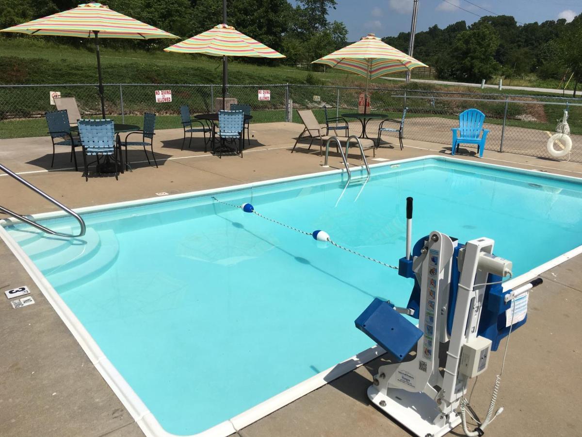 Cassville Four Seasons Inn & Suites Kültér fotó