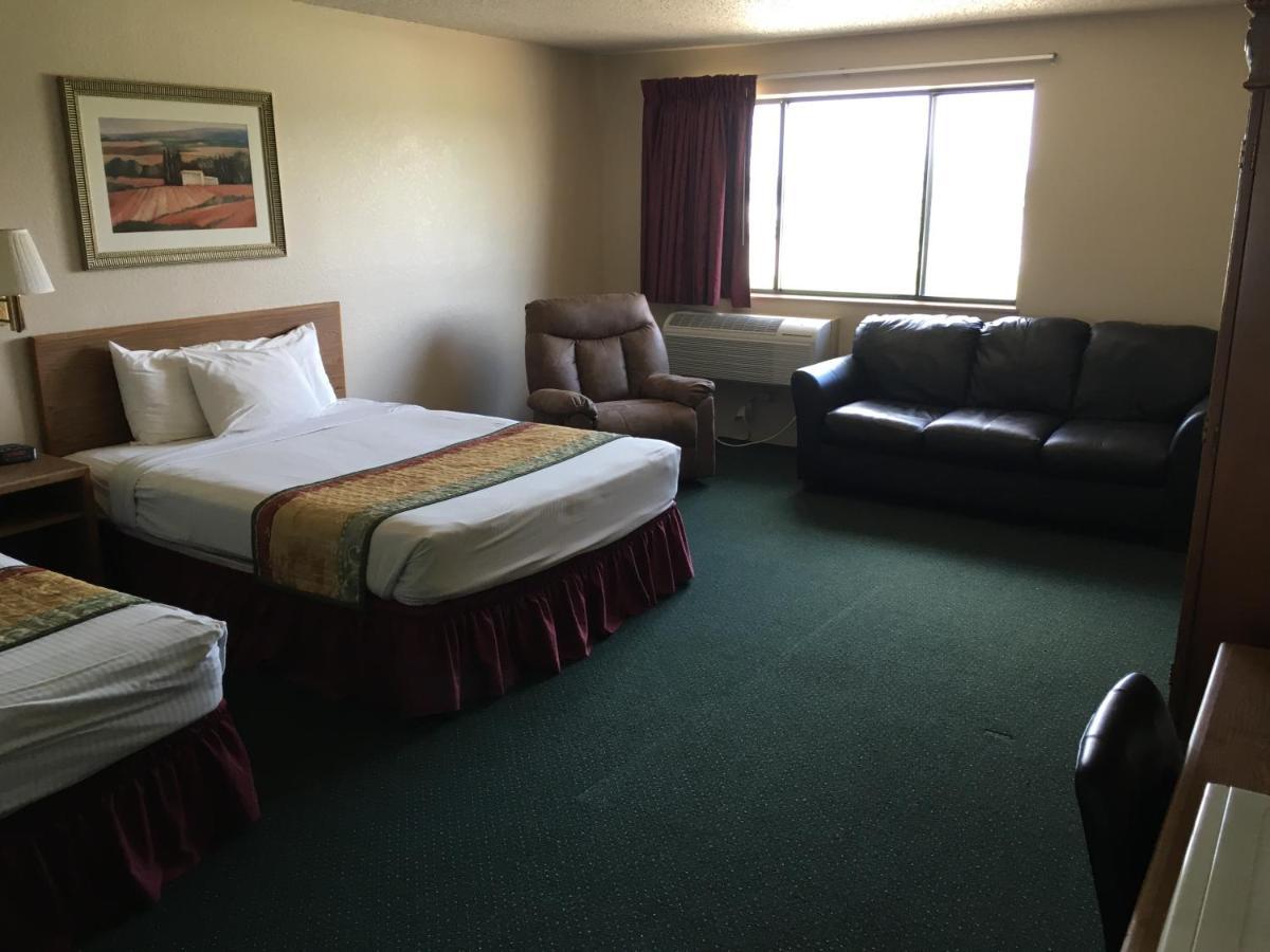 Cassville Four Seasons Inn & Suites Kültér fotó