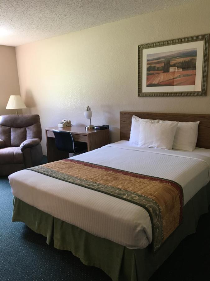 Cassville Four Seasons Inn & Suites Kültér fotó